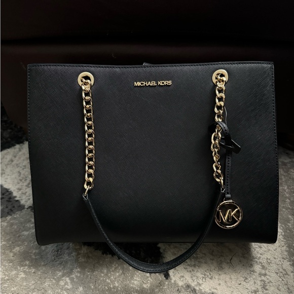 Michael Kors Handbags - Michael Kors purse